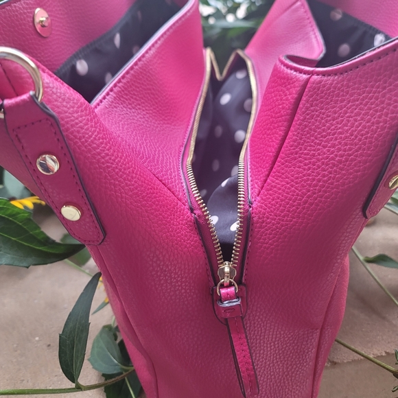 Anne Klein Vintage Hot Pink Pebbled Hand/ Shoulder Hobo Tote 13 1/2" wide - Picture 3 of 11